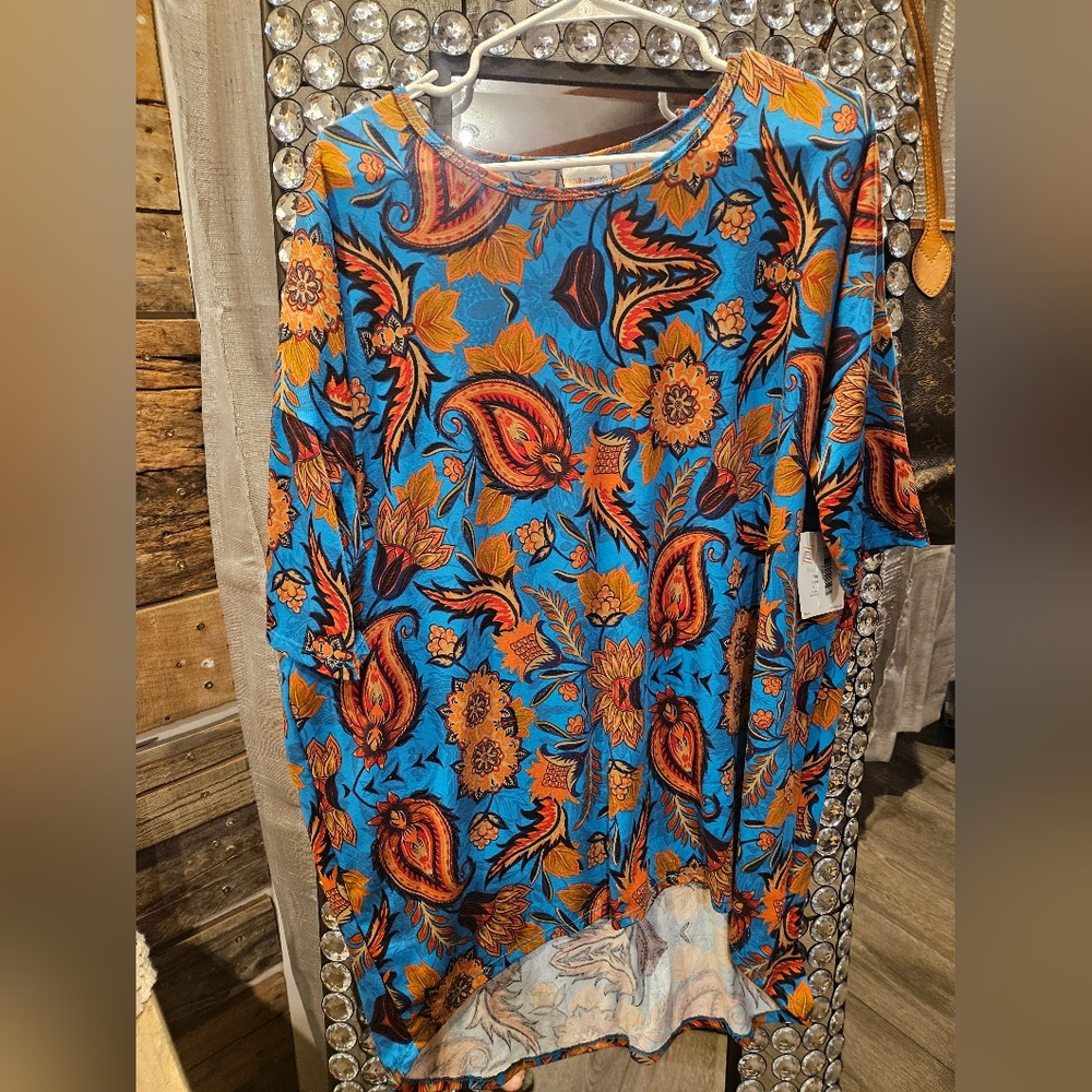 Lularoe Irma shirt